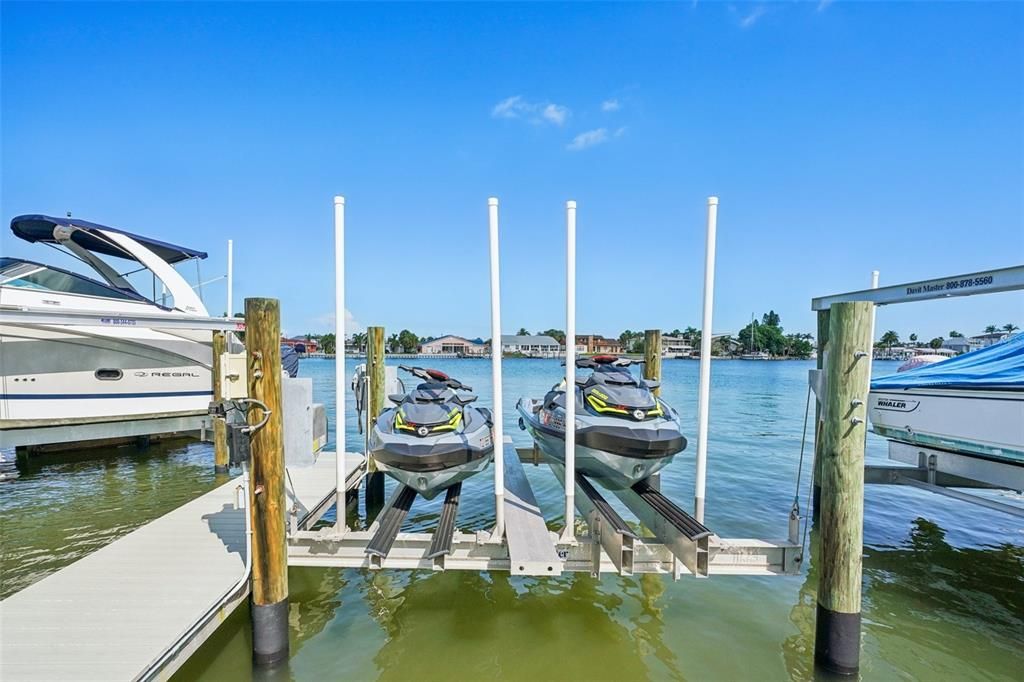 На продажу: $1,999,000 (4 спален, 2 ванн, 2781 Квадратных фут)