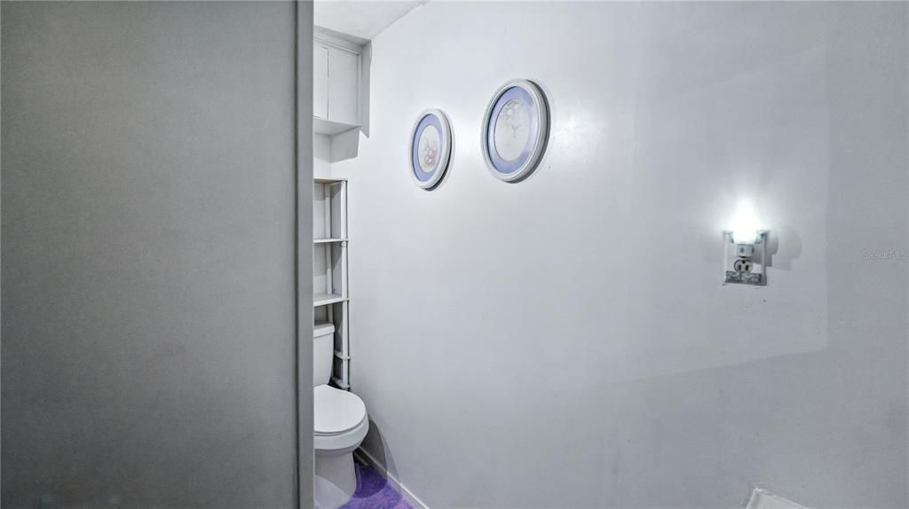 For Sale: $156,000 (2 beds, 1 baths, 875 Square Feet)