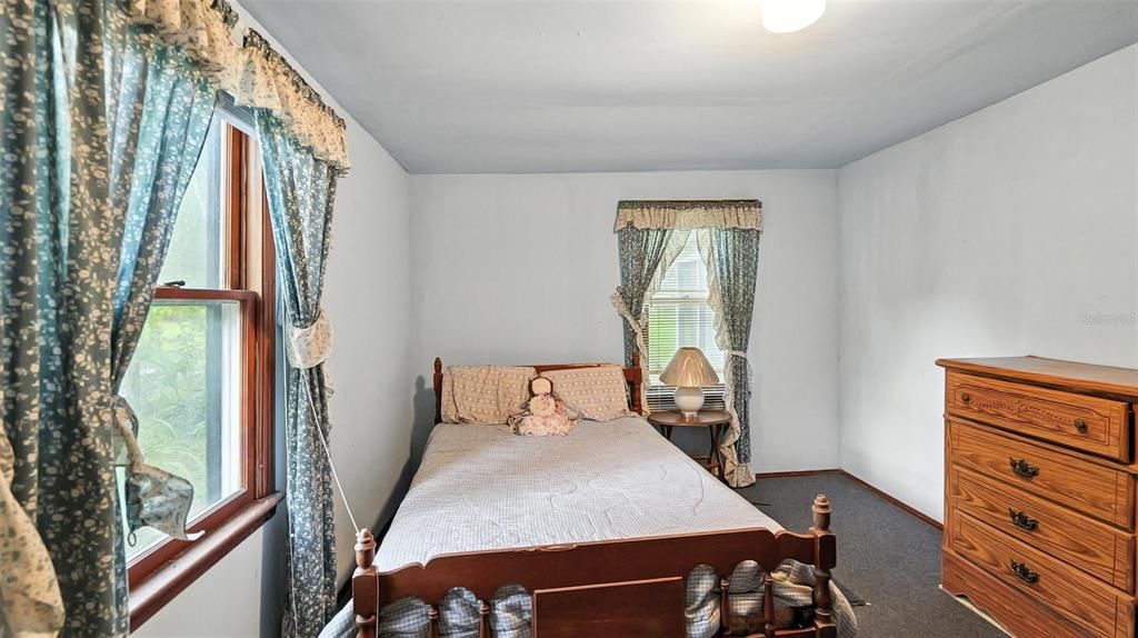 For Sale: $156,000 (2 beds, 1 baths, 875 Square Feet)