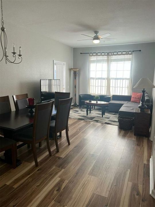 待售: $545,000 (3 贝兹, 2 浴室, 1447 平方英尺)