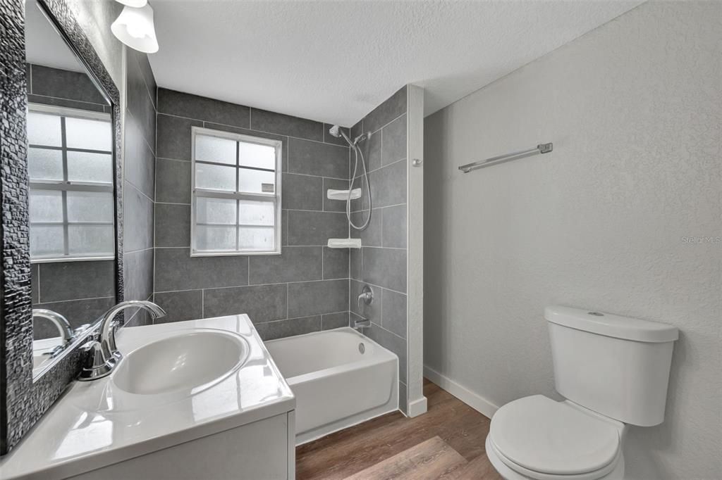 待售: $329,000 (3 贝兹, 1 浴室, 1513 平方英尺)