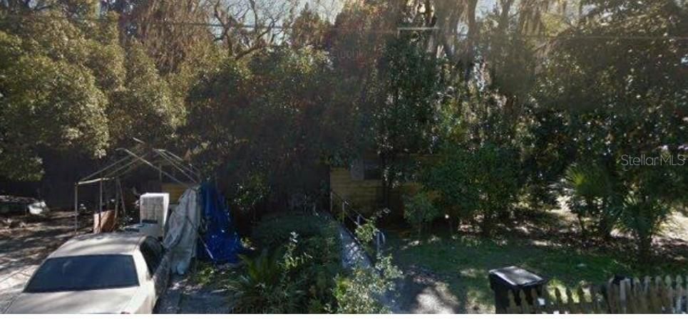 Active With Contract: $90,000 (3 beds, 1 baths, 796 Square Feet)