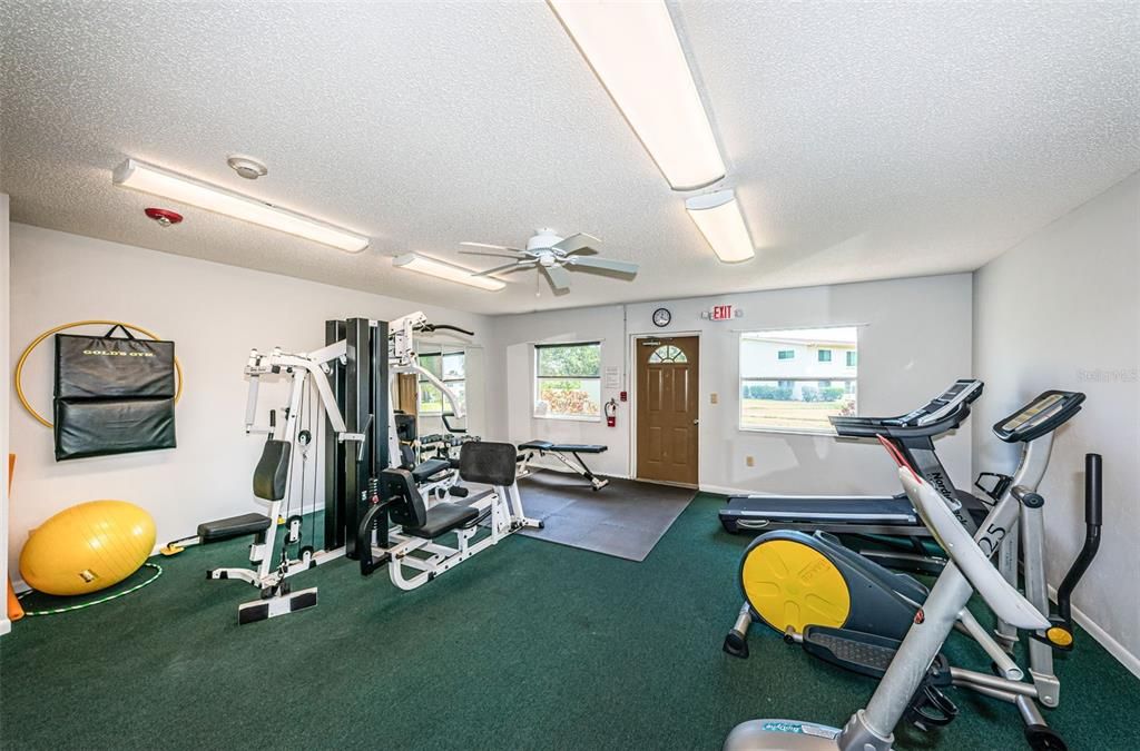 For Sale: $84,900 (1 beds, 1 baths, 740 Square Feet)