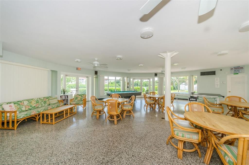 For Sale: $84,900 (1 beds, 1 baths, 740 Square Feet)