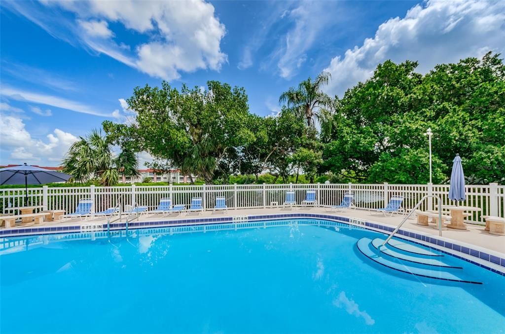 For Sale: $84,900 (1 beds, 1 baths, 740 Square Feet)