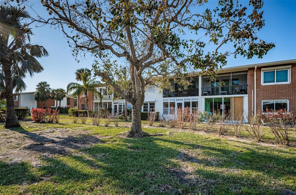 For Sale: $84,900 (1 beds, 1 baths, 740 Square Feet)