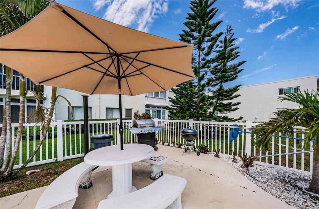 For Sale: $84,900 (1 beds, 1 baths, 740 Square Feet)