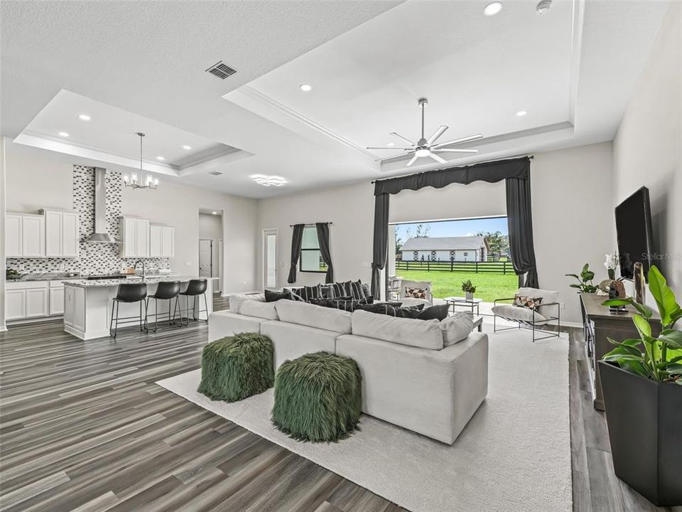 En Venta: $2,100,000 (4 camas, 3 baños, 3240 Pies cuadrados)