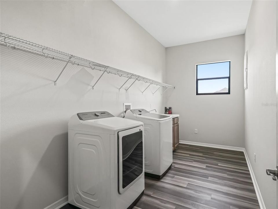 En Venta: $2,100,000 (4 camas, 3 baños, 3240 Pies cuadrados)