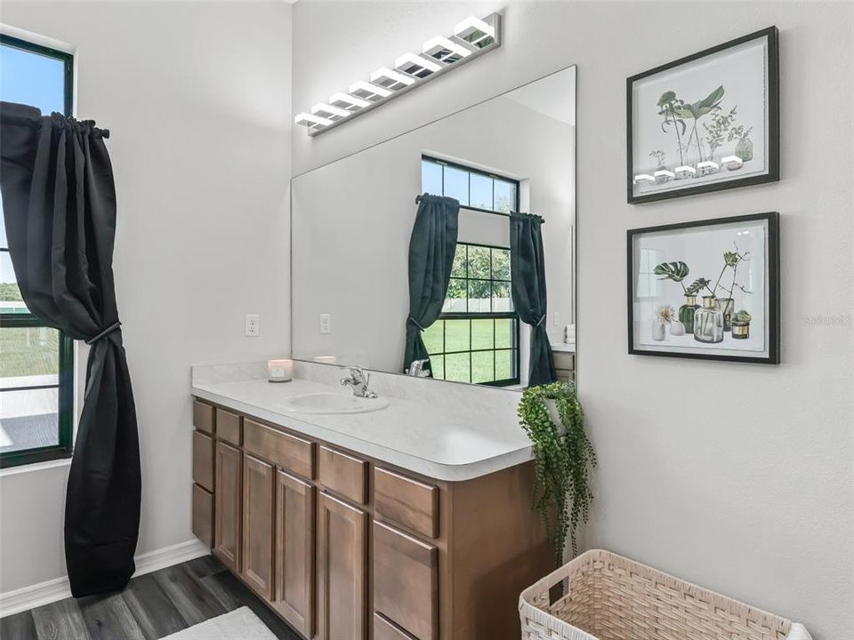 En Venta: $2,100,000 (4 camas, 3 baños, 3240 Pies cuadrados)