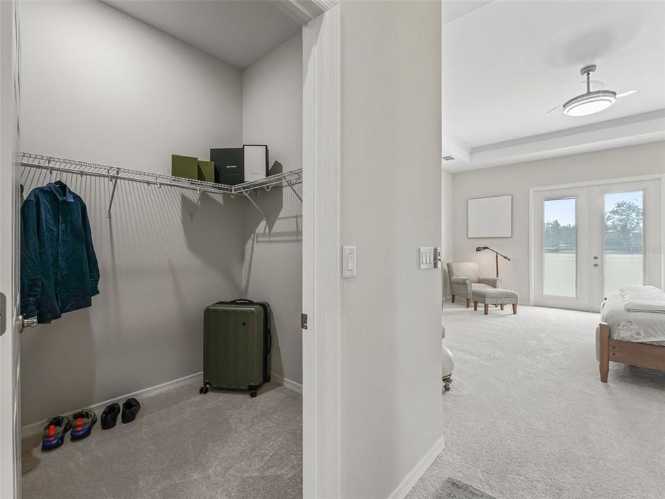 En Venta: $2,100,000 (4 camas, 3 baños, 3240 Pies cuadrados)