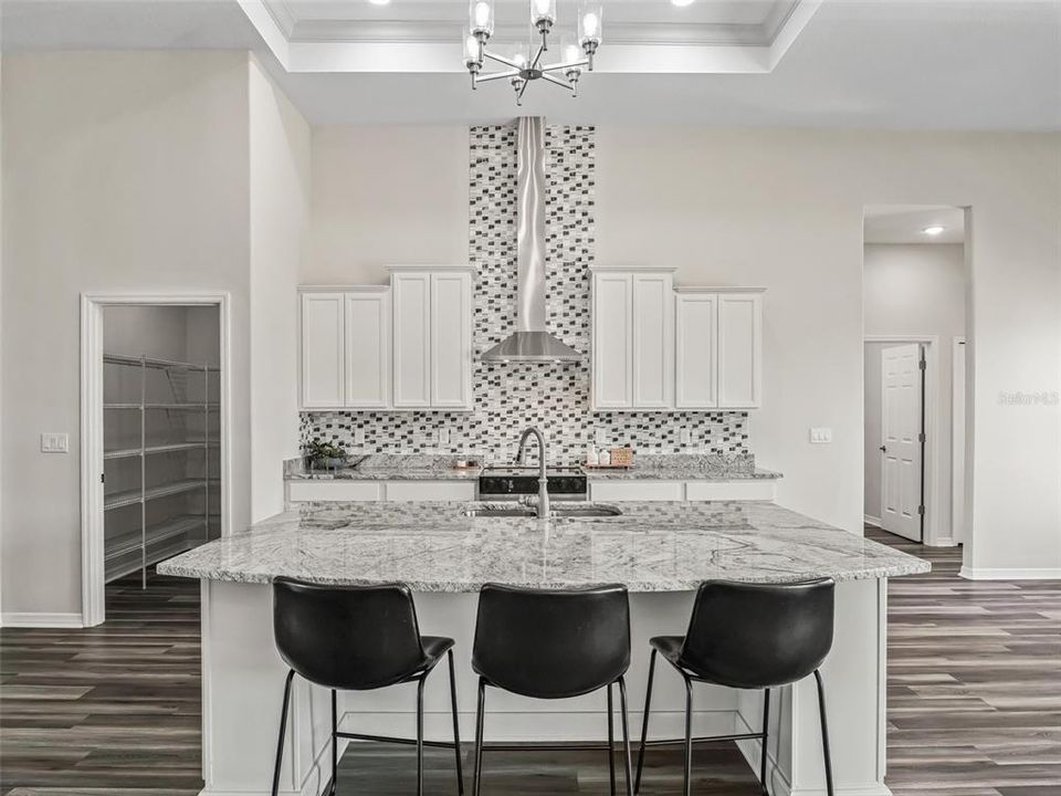 En Venta: $2,100,000 (4 camas, 3 baños, 3240 Pies cuadrados)