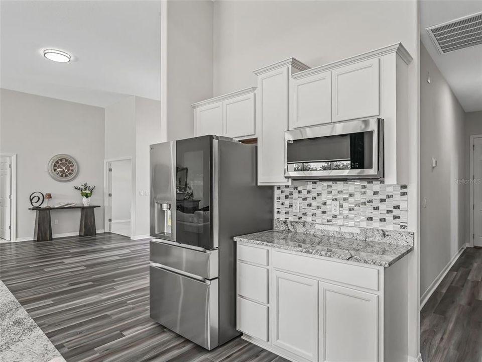 En Venta: $2,100,000 (4 camas, 3 baños, 3240 Pies cuadrados)