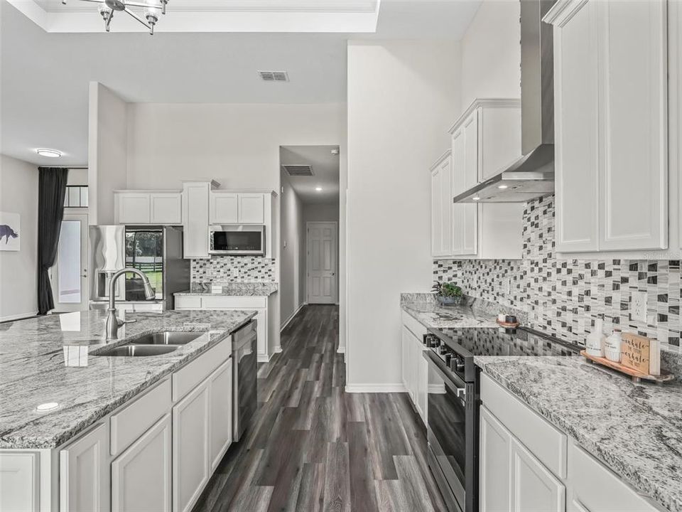 En Venta: $2,100,000 (4 camas, 3 baños, 3240 Pies cuadrados)