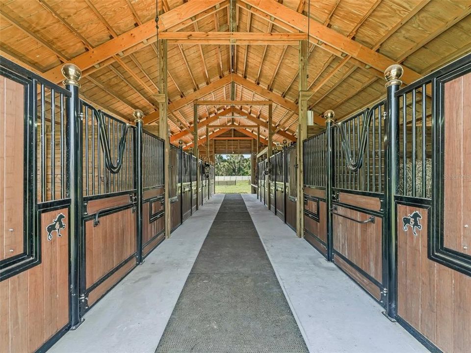 En Venta: $2,100,000 (4 camas, 3 baños, 3240 Pies cuadrados)