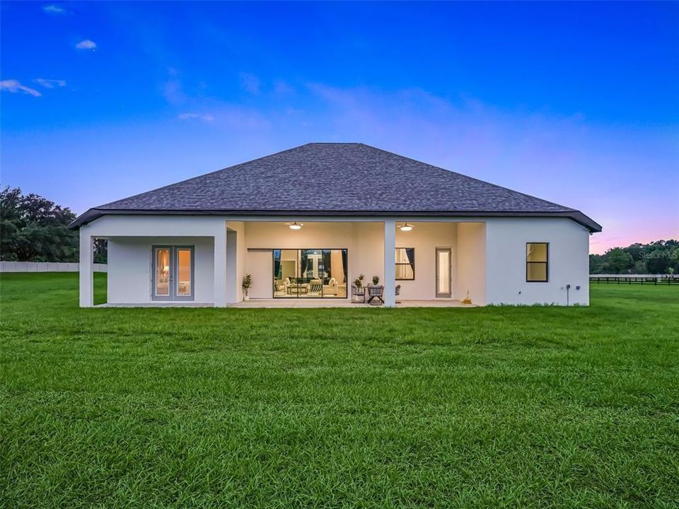 En Venta: $2,100,000 (4 camas, 3 baños, 3240 Pies cuadrados)