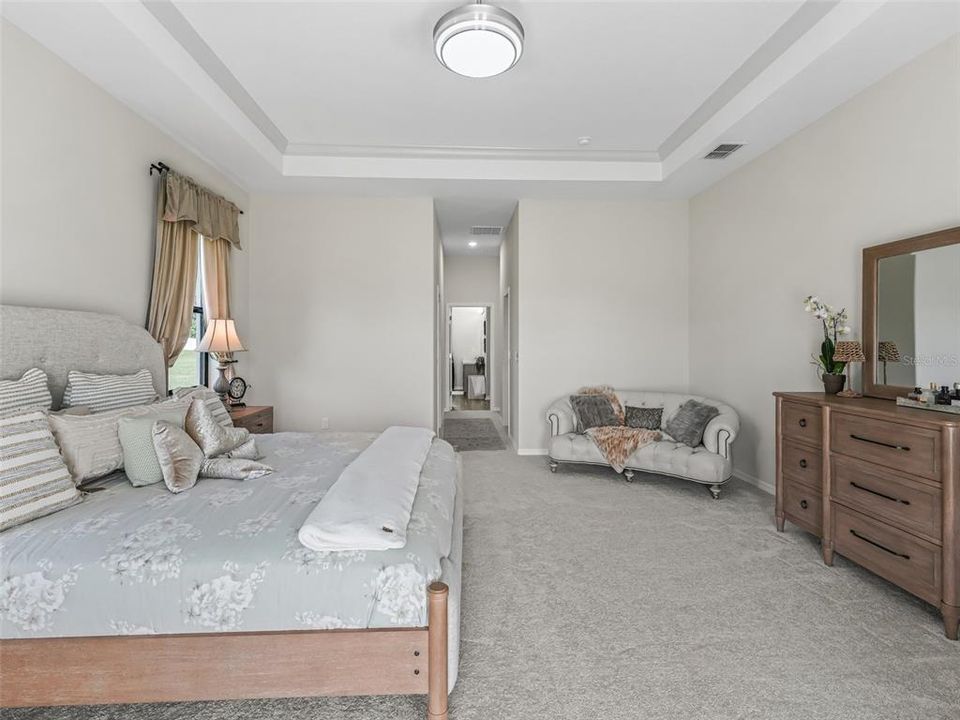 En Venta: $2,100,000 (4 camas, 3 baños, 3240 Pies cuadrados)