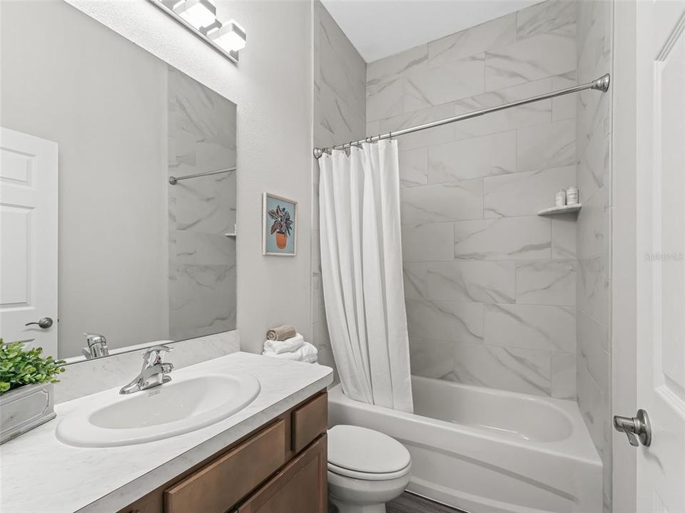 En Venta: $2,100,000 (4 camas, 3 baños, 3240 Pies cuadrados)