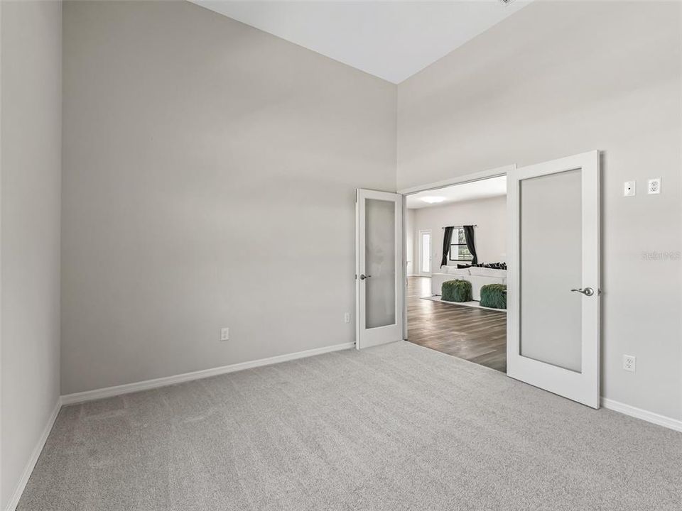 En Venta: $2,100,000 (4 camas, 3 baños, 3240 Pies cuadrados)