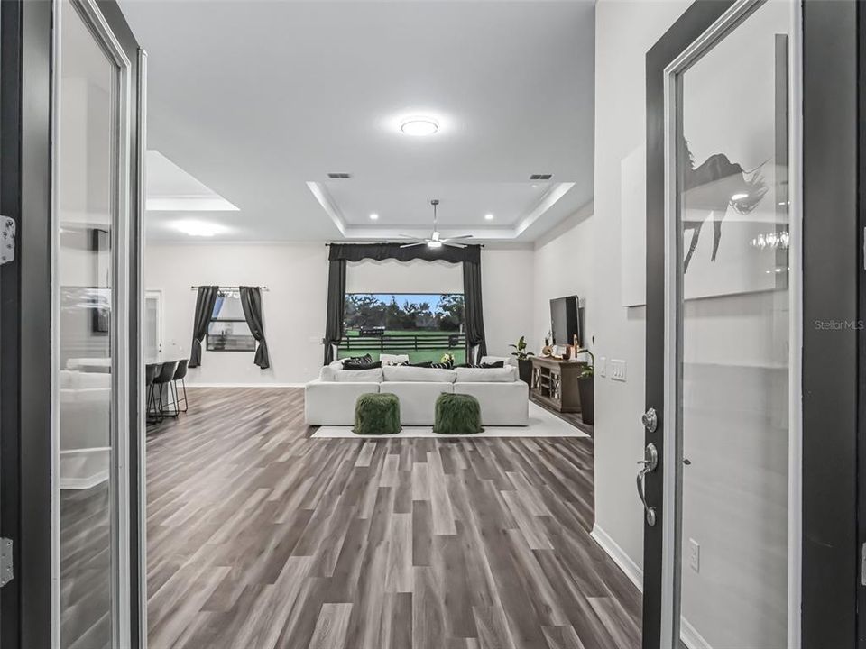 En Venta: $2,100,000 (4 camas, 3 baños, 3240 Pies cuadrados)