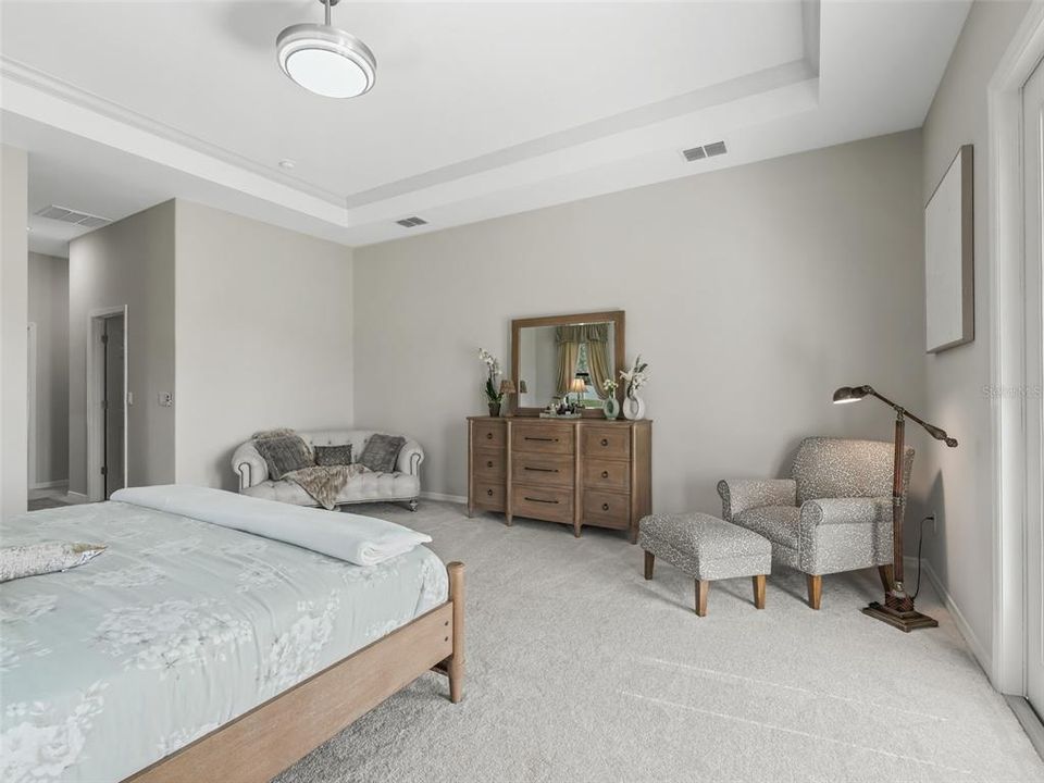 En Venta: $2,100,000 (4 camas, 3 baños, 3240 Pies cuadrados)