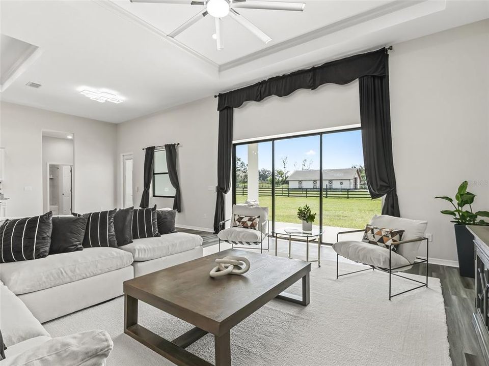 En Venta: $2,100,000 (4 camas, 3 baños, 3240 Pies cuadrados)