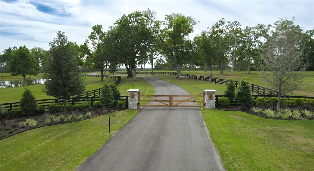 待售: $850,000 (10.00 acres)