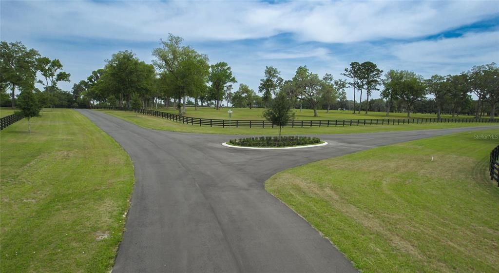 待售: $1,107,550 (13.03 acres)