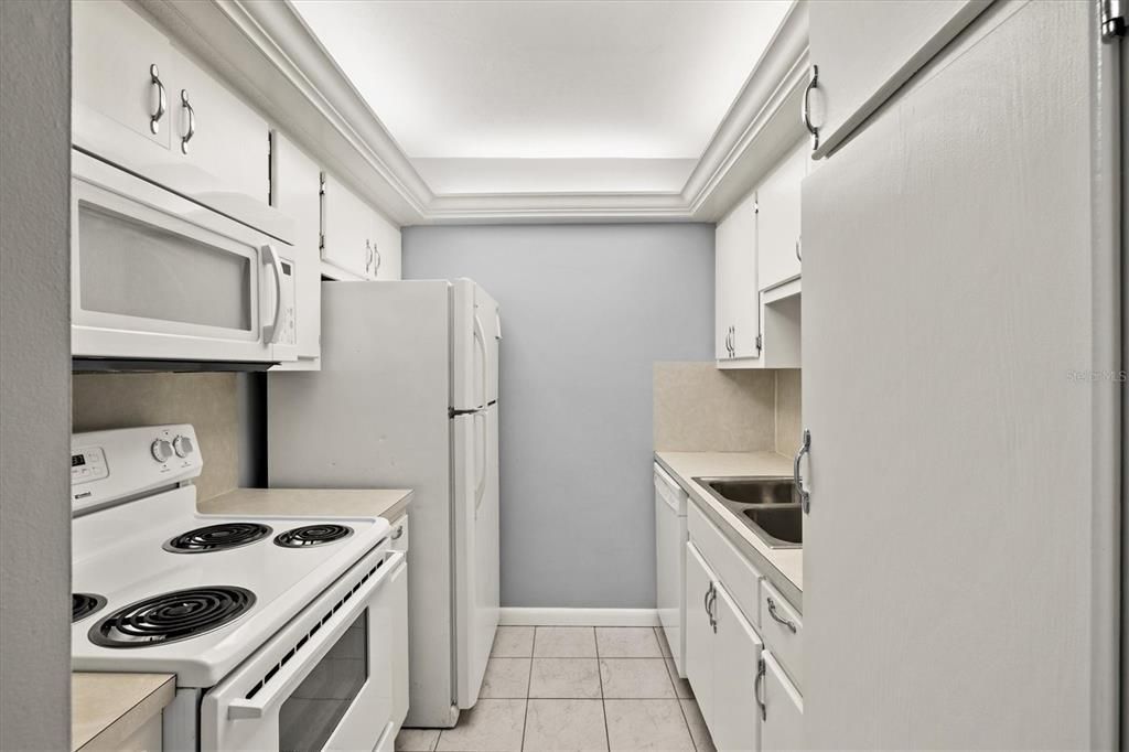 合同活跃: $119,900 (1 贝兹, 1 浴室, 652 平方英尺)