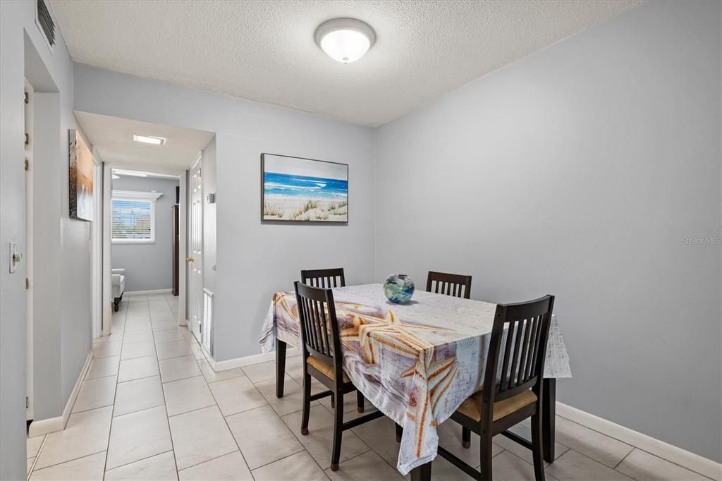 合同活跃: $119,900 (1 贝兹, 1 浴室, 652 平方英尺)