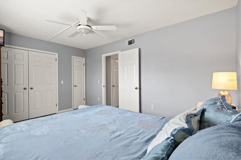 合同活跃: $119,900 (1 贝兹, 1 浴室, 652 平方英尺)