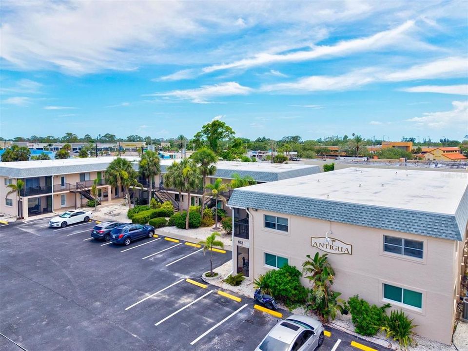 合同活跃: $119,900 (1 贝兹, 1 浴室, 652 平方英尺)