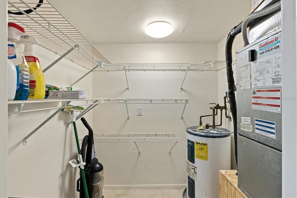 合同活跃: $119,900 (1 贝兹, 1 浴室, 652 平方英尺)