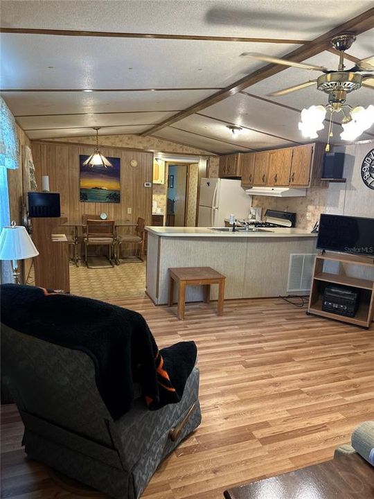 En Venta: $125,000 (2 camas, 1 baños, 728 Pies cuadrados)