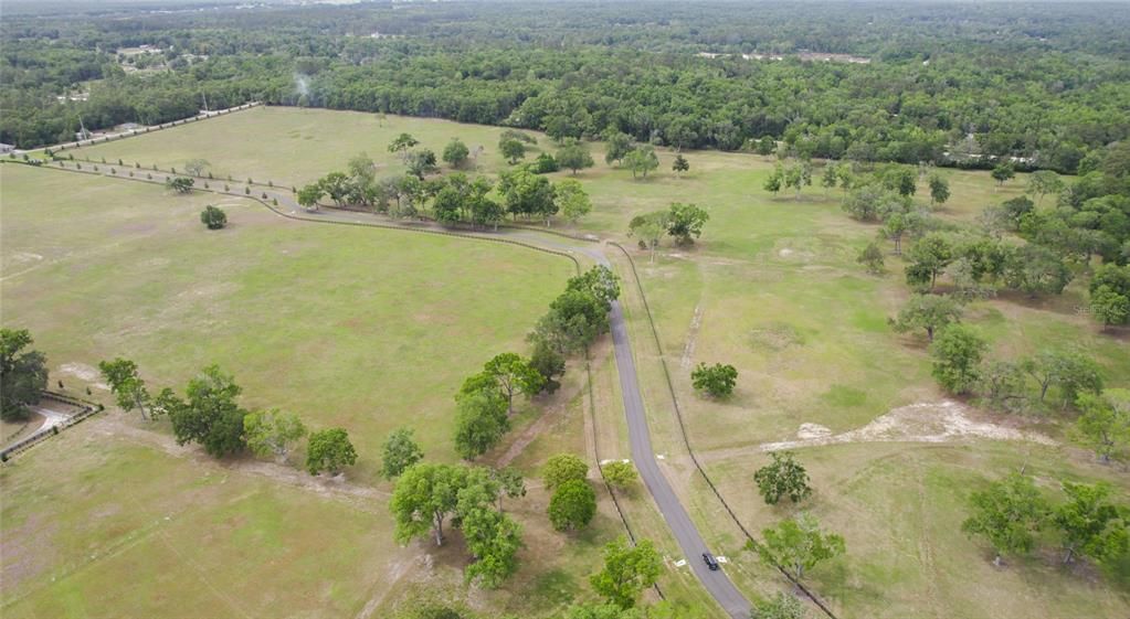 待售: $927,350 (10.91 acres)