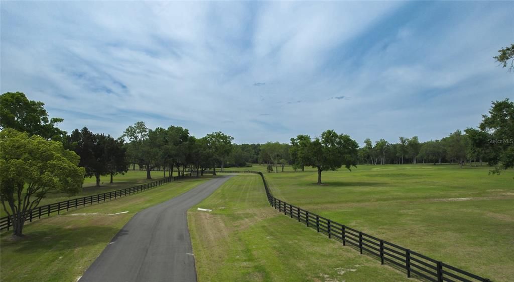 待售: $927,350 (10.91 acres)