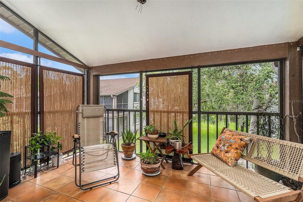 For Sale: $210,000 (2 beds, 2 baths, 1060 Square Feet)