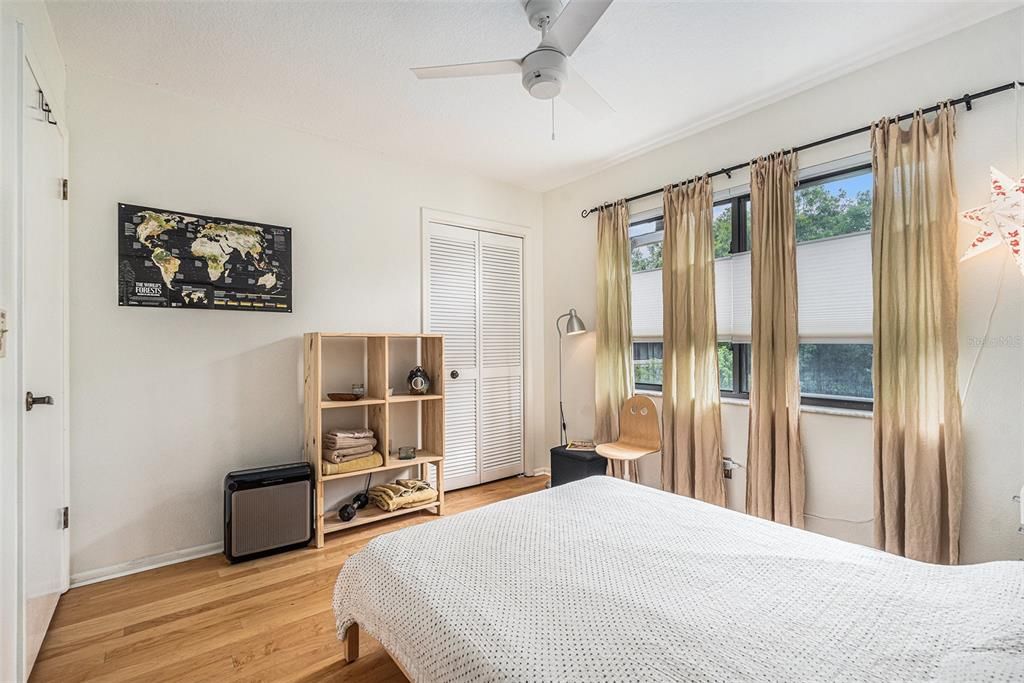 For Sale: $210,000 (2 beds, 2 baths, 1060 Square Feet)