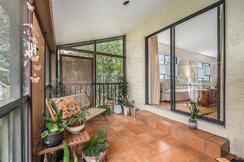 For Sale: $210,000 (2 beds, 2 baths, 1060 Square Feet)