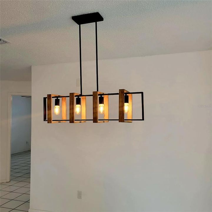 待售: $249,900 (2 贝兹, 2 浴室, 1064 平方英尺)