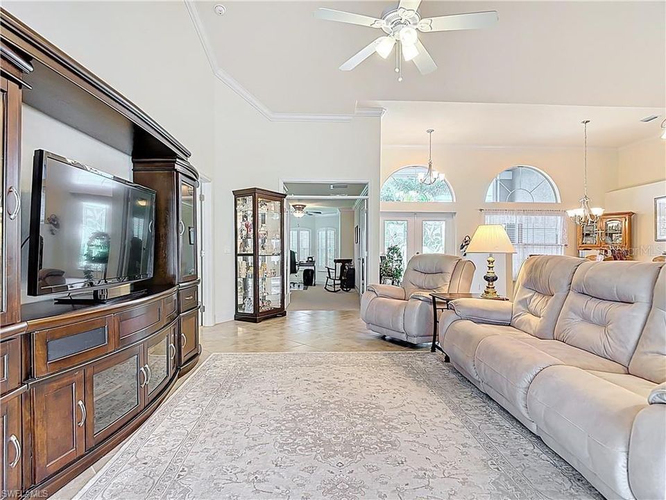 合同活跃: $510,000 (3 贝兹, 3 浴室, 2471 平方英尺)