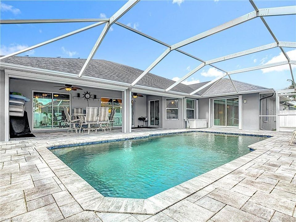 合同活跃: $510,000 (3 贝兹, 3 浴室, 2471 平方英尺)