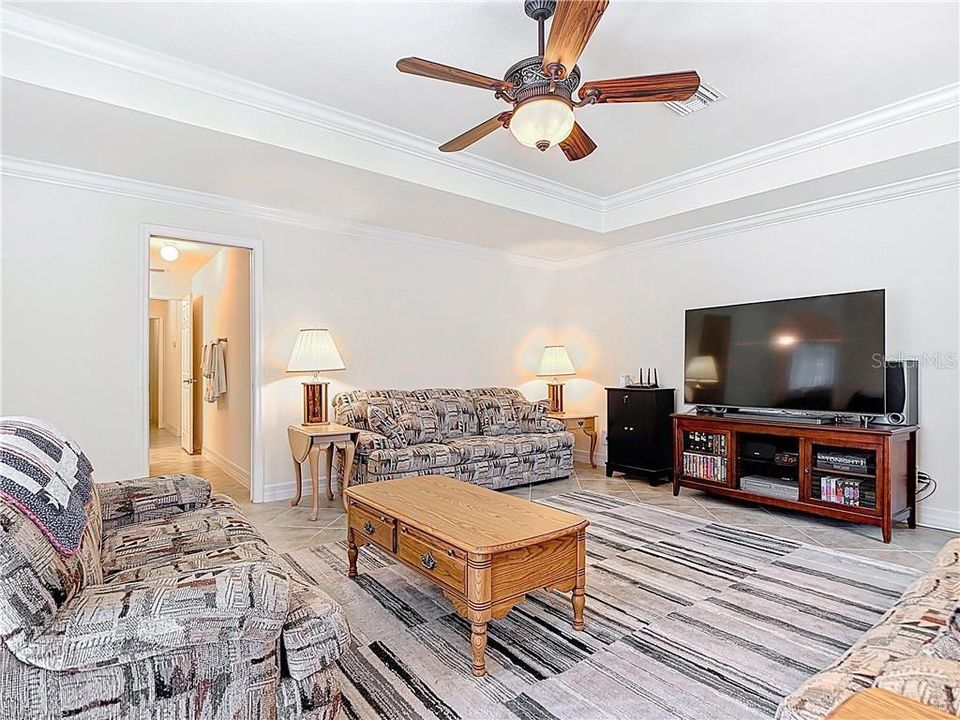 合同活跃: $510,000 (3 贝兹, 3 浴室, 2471 平方英尺)