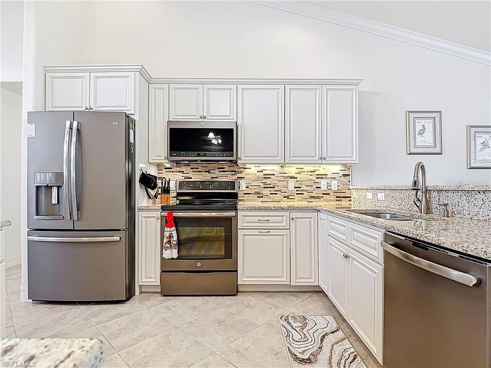 合同活跃: $510,000 (3 贝兹, 3 浴室, 2471 平方英尺)