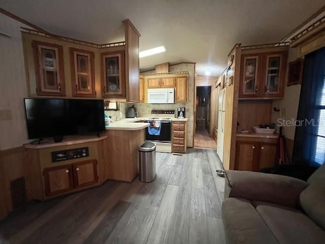 For Sale: $120,000 (1 beds, 1 baths, 418 Square Feet)