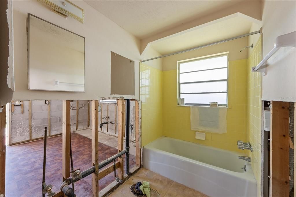 На продажу: $1,900,000 (8 спален, 0 ванн, 2880 Квадратных фут)