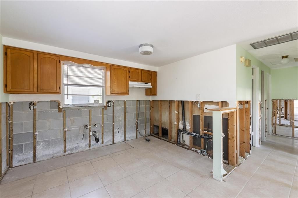 На продажу: $1,900,000 (8 спален, 0 ванн, 2880 Квадратных фут)