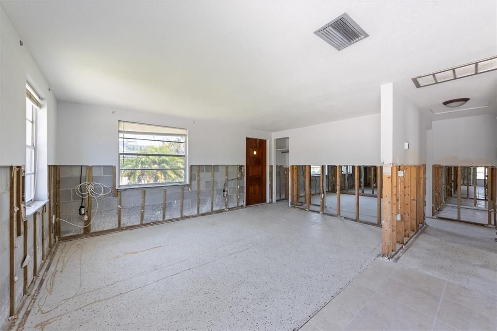 На продажу: $1,900,000 (8 спален, 0 ванн, 2880 Квадратных фут)