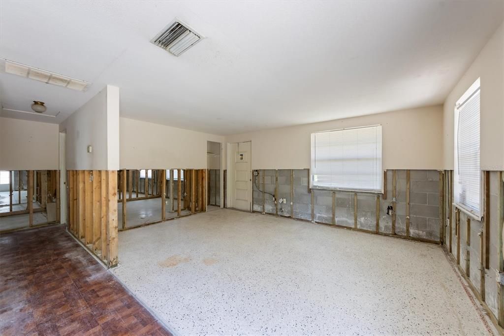 На продажу: $1,900,000 (8 спален, 0 ванн, 2880 Квадратных фут)