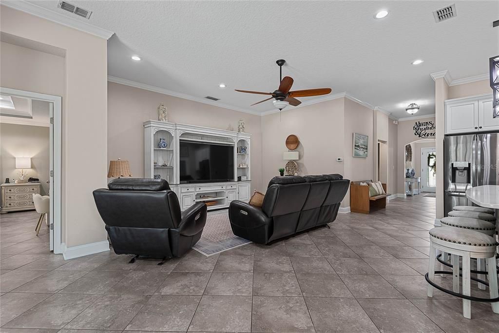 Active With Contract: $899,000 (3 beds, 3 baths, 2057 Square Feet)